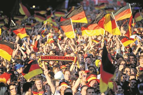 Erstmals wird ein spiel in deutschland nur von einem bezahlsender gezeigt. Fußball-EM: Jogis Jungs live auf Großbildleinwand im ...