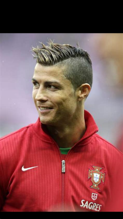 Cristiano ronaldo hat eine neue frisur. Cristiano Ronaldo Frisur hinbekommen? (Haare, Styling ...