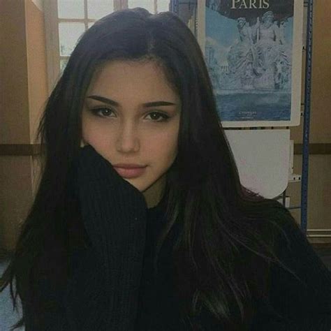 pin by spidey ツ on — ᴄʜɪᴄᴀs pretty girls selfies brunette girl aesthetic girl