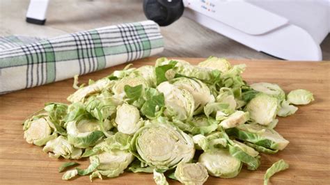 I cavolini di bruxelles sono salutari e deliziosi, ottimi sia da soli che come contorno. Pulire i cavolini di bruxelles in modo accurato | cucinare.it
