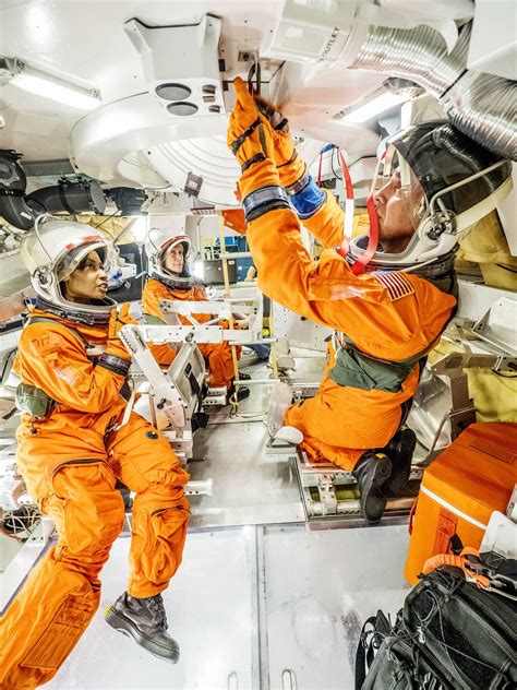 Watch Astronauts Test Orion Spaceship Door For Future Mars Trips Space