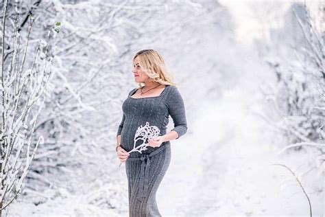 Winter Maternity Photoshoot Everything You Need To Know