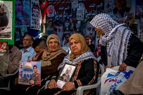 1 000 Palestinians In Israeli Jails Go On Hunger Strike