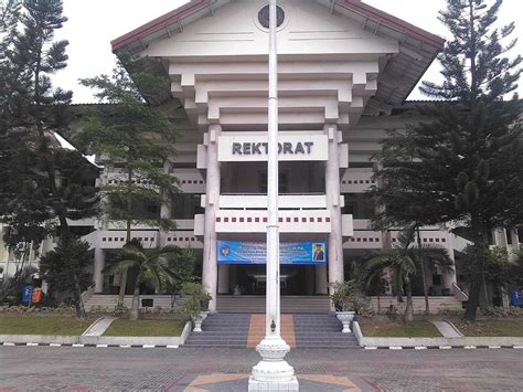Masukuniversitas.com, pendaftaran dan biaya kuliah uny (universitas negeri yogyakarta). Profil Universitas Negeri Yogyakarta (UNY)