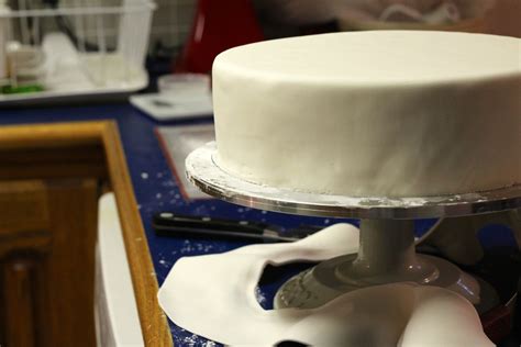 How To Make A Fondant Covered Wedding Cake