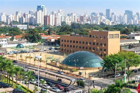 Moema SP como é morar no bairro melhor IDH de São Paulo Portal Loft