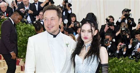 Elon Musk S Girlfriend Grimes Announces Pregnancy With Knocked Up