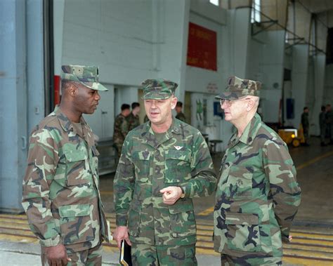 Sergeant Major Of The Marine Corps Smmc Robert E Cleary Speaks With