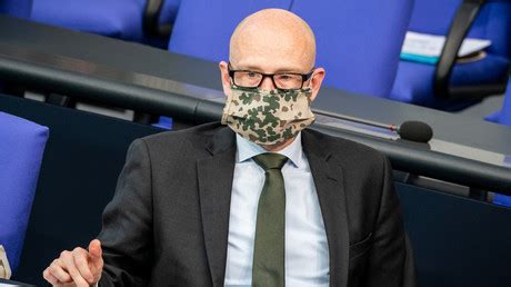 „wir bekämpfen rechte nicht gemeinsam mit linksautonomen, die baukräne anzünden. Ostbeauftragter Wanderwitz: Corona-Lage im Osten Folge von ...