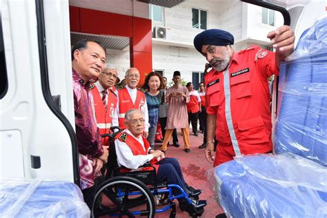 Providing 24 hours ambulance service. Samsung Contributes Three Ambulances to Malaysian Red ...