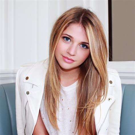 Sarah fischer is an actress. Picture of Sarah Fisher