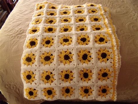 Adorable Yellow Sunflower Crochet Baby Blanketafghan Nursery Etsy