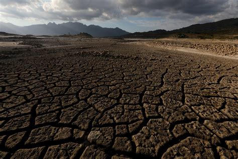 South Africas Cape Town Faces Severe Economic Troubles Over Drought