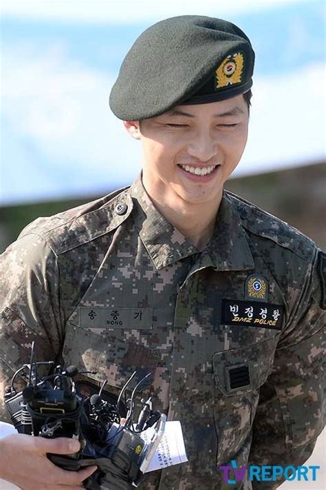 Song joong ki is receiving so much love not only from fans and media but from the industry as well. Song Jong Ki (With images) | Song joong ki, Joong ki ...