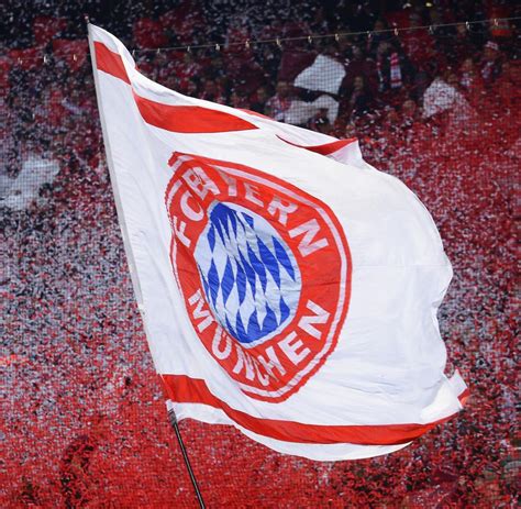 Official account of fc bayern munich. FC Bayern München: Fan verklagt Klub auf 120.000 Euro ...