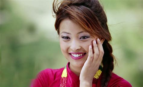 Top 10 Most Beautiful Nepali Female Models Of Lok Dohori Songs