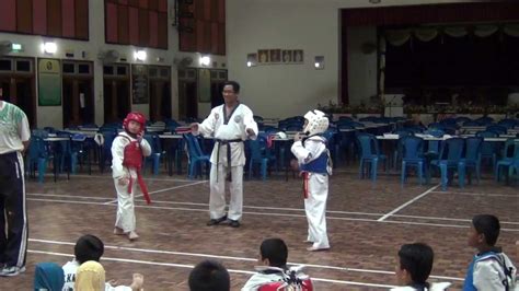 Universiti malaysia terengganu | umt · department of marine sciences. Taekwondo "training" at Sekolah Kebangsaan Sultan Sulaiman ...