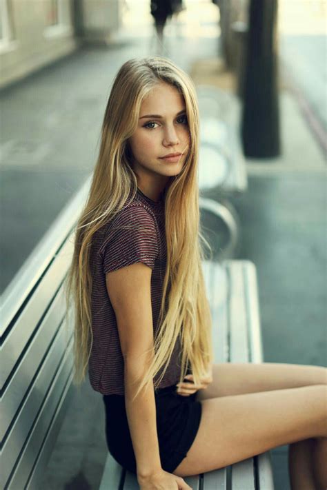 Pin By Neal Woodall On A Ladys Gorgeous Hair Brandy Melville Photoshoot Scarlett Leithold Model