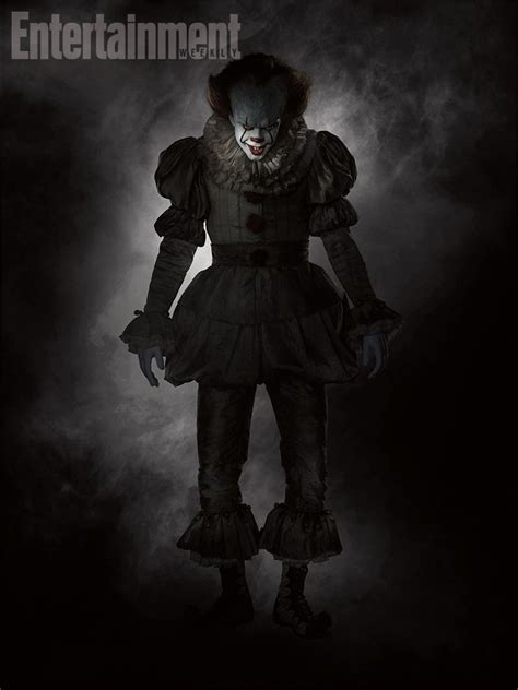New Sinister Image Of Pennywise The Clown From Stephen King S It With Images Pennywise The