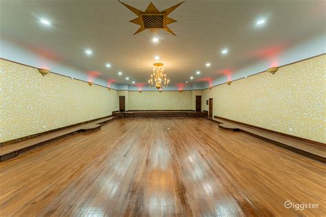 La Banquet Hall Performance Stage Two Ballrooms Rent This Location On