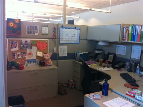Who says a cubicle at work has to be boring?! Here's my ultra decorated