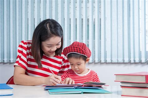 4 Tips Menemani Anak Belajar di Rumah - Berkeluarga
