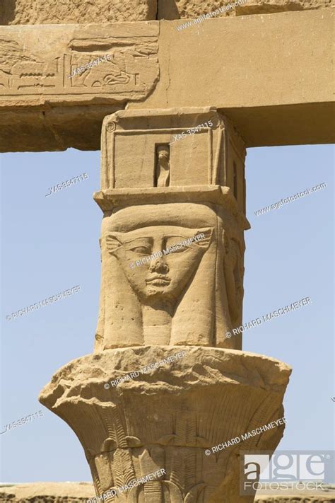 Goddess Hathor Columns Vestibule Of Nectanebo Temple Of Isis UNESCO World Heritage Site Foto