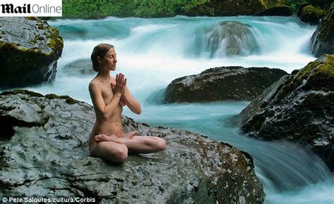 Ag Ncia De Turismo Lan A Pacote De Sete Dias Para Praticar Naked Yoga Em Ibiza V Rgula