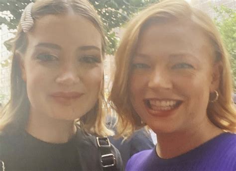 Best Of Sarah Snook On Twitter Sarah Snook With A Fan Https T Co Jdlbeb Jg Twitter