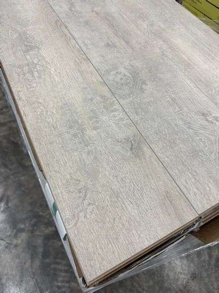 Athens Oak Laminate Flooring 12mmx8x48 Lambrecht Auction Inc