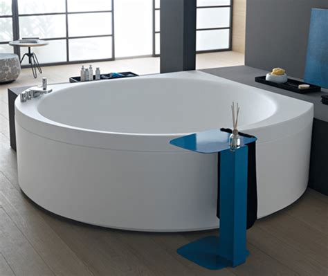Do you assume corner bathtubs for small bathrooms appears to be like great? small-corner-bathtub-design | HomeMydesign