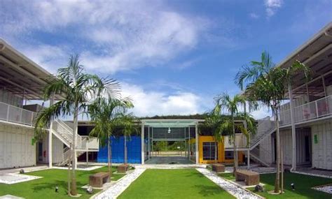 Enjoy free wifi, free parking, and an outdoor pool. photo1.jpg - Picture of Dash Box Hotel Cyberjaya ...