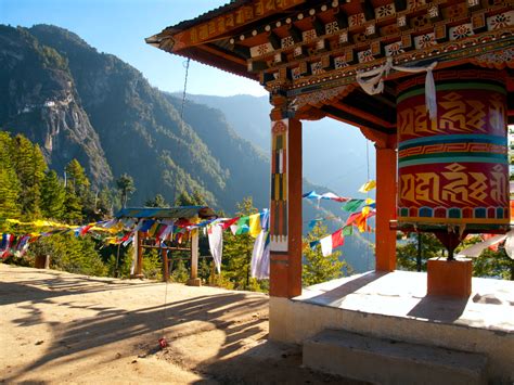 8 Reasons Why Bhutan Is The Perfect Destination For The Socially