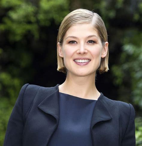 Rosamund Pike Is Radiant In Blue At Gone Girl Photo Call In Rome