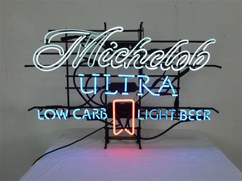 Lot Michelob Ultra Neon Sign