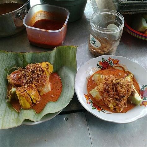 Kupat Tahu Umy Khas Padalarang Cafe Padalarang Jl Raya Cimareme No