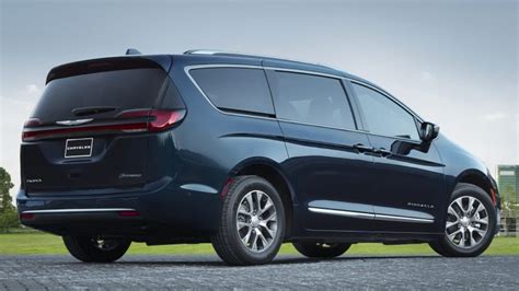 2021 Chrysler Pacifica And Pacifica Hybrid Review Price Specs