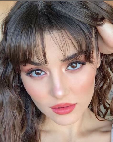 Pin By Leva On Turkish Actorandactressꨄ Brown Hair Looks Brunette Hair Color Miranda Kerr Makeup