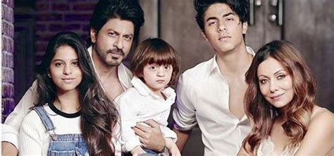 Shahrukh khan lifestyle 2020, wife, income, son, house, daughter, cars, family for gauri and shah rukh khan both, their home in new delhi is an emotional abode. Shah Rukh Khan Family Portrait