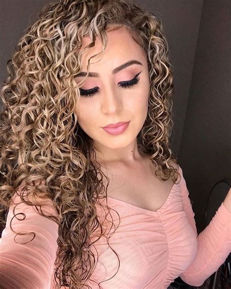 23 Trending Long Curly Hairstyles For Women Sensod