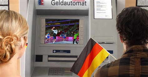 Die ist allerdings vornehmlich in den neuen bundesländern aktiv, da die dkb ursprünglich eine ostdeutsche bank ist. Der Postillon: Übertragung gesichert: DKB zeigt Handball ...