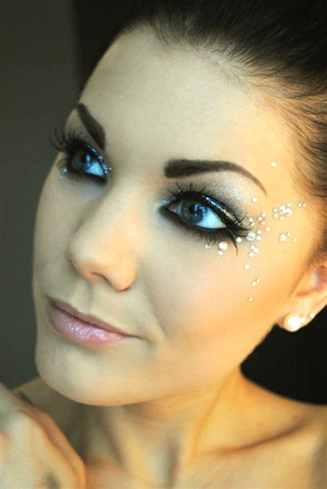 21 Simple And Pretty Look Angel Halloween Makeup Ideas