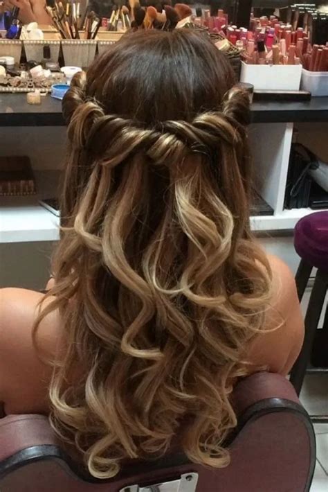 59 Pretty Prom Hairstyle Ideas For Curly Long Hair Prettypromhairstyle Curlypromhair Long