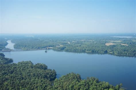 10 Beautiful Alabama Lakes To Visit This Summer