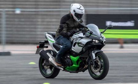 Kawasaki Ninja Hybrid Acelera Como Una Superbike Consume Como Una