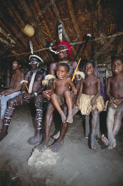 Välj mellan premium indonesia people av högsta kvalitet. Dani People, West Papua, Indonesia - Stock Image - C012 ...