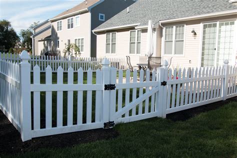 Vinyl Fence Styles And Colors How To Find The Right Vinyl Fence For You