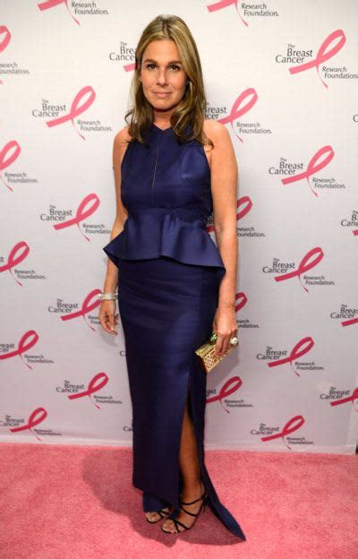 Elizabeth Hurley And Kate Hudson And Join Forces At Hot Pink Party