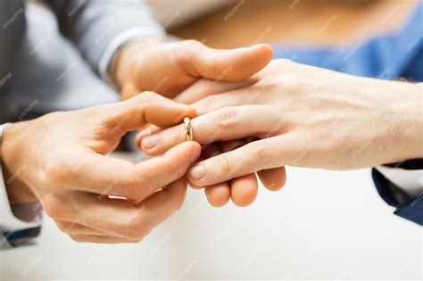 Pessoas Homossexualidade Casamento Do Mesmo Sexo E Conceito De Amor Close Up Das Mãos De Um
