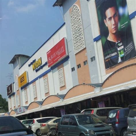 The mall is located at a strategic location, about 10 km from kuala terengganu. Mydin Mall - Shopping Mall in Kuala Terengganu